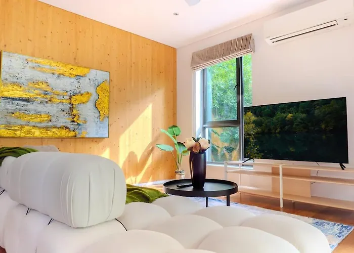 2Br Apt In Docklands Wifi City Walk Water Nearby
