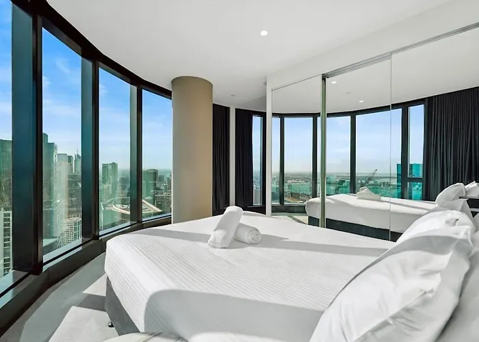 Prime Skyline Living With 120-Degree Views 2B2B1C