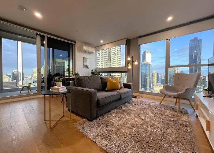 2 Bedroom 2Bath, Free Parking, Southern Cross, Lvl 36