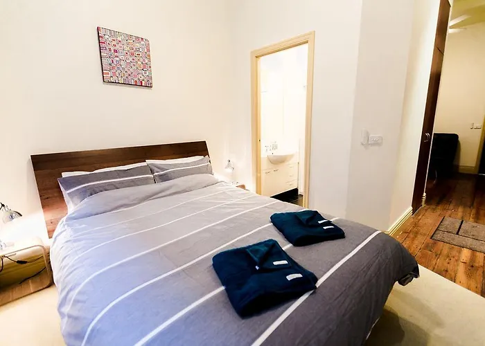 Flinders Lane Superior Studio Apartment