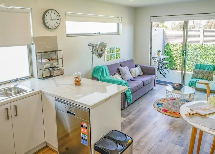 U201 Brunswick Living Top Floor Balcony Close To Apt And Cbd Free Wifi Tram At Doorstep