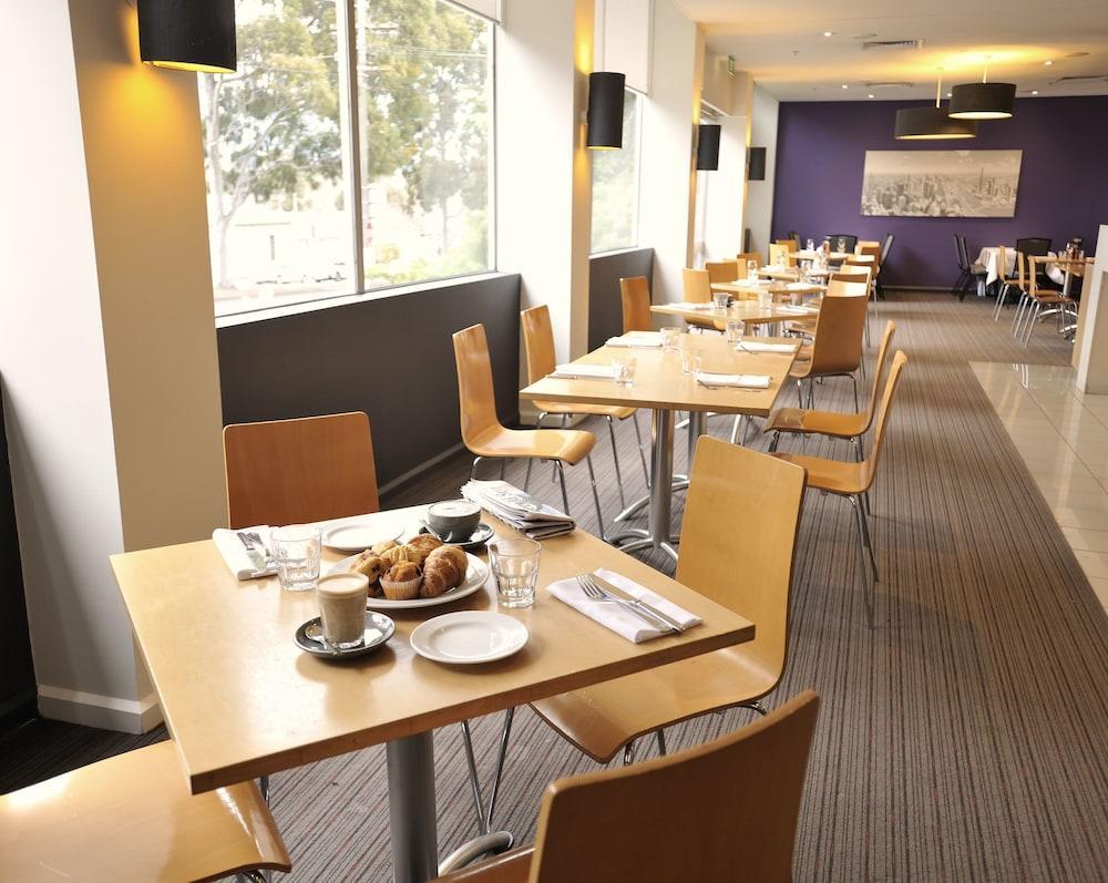 Mercure North Hotel Melbourne