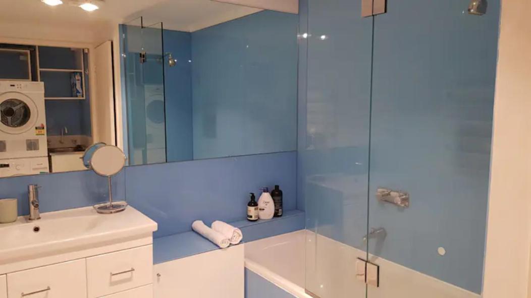 Large Ground Floor Style With Parking Apartment