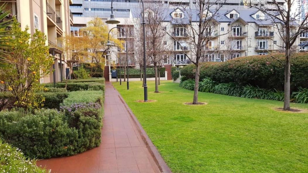 Large Ground Floor Style With Parking *