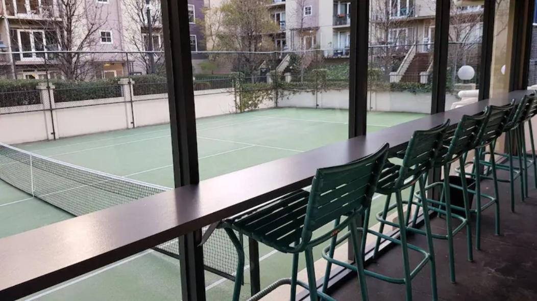 Large Ground Floor Style With Parking Apartment *