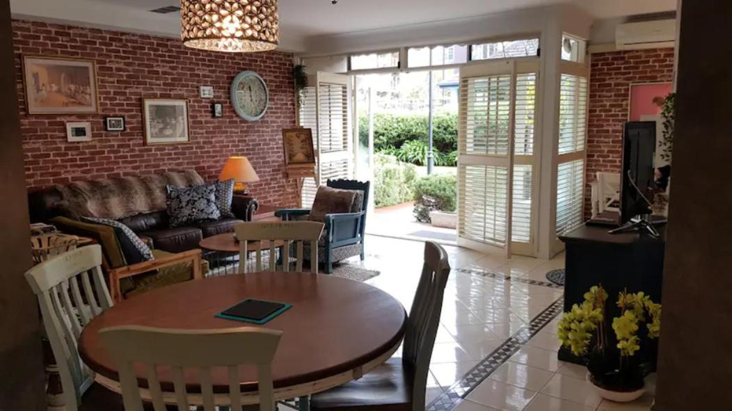 Large Ground Floor Style With Parking Apartment *