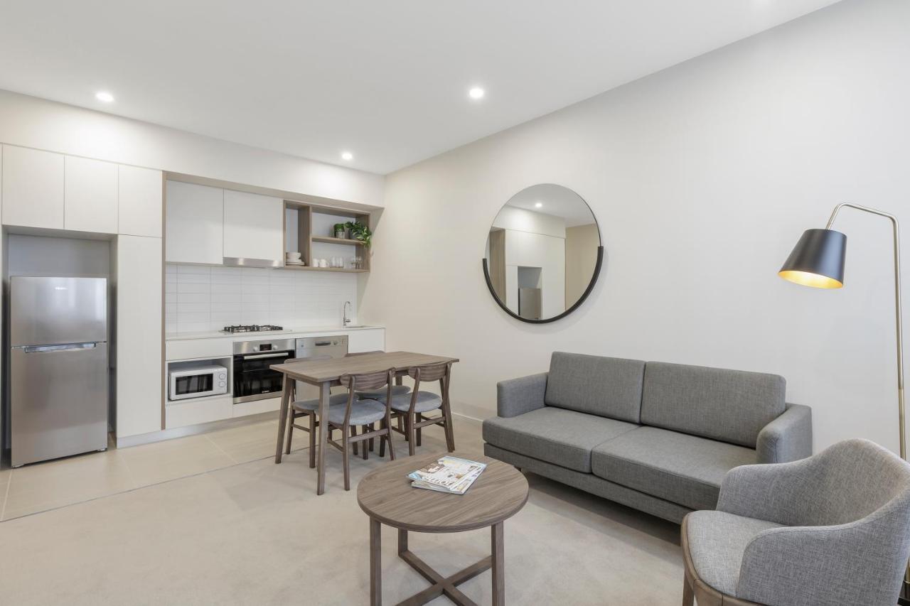 Brady Hardware Lane 4*