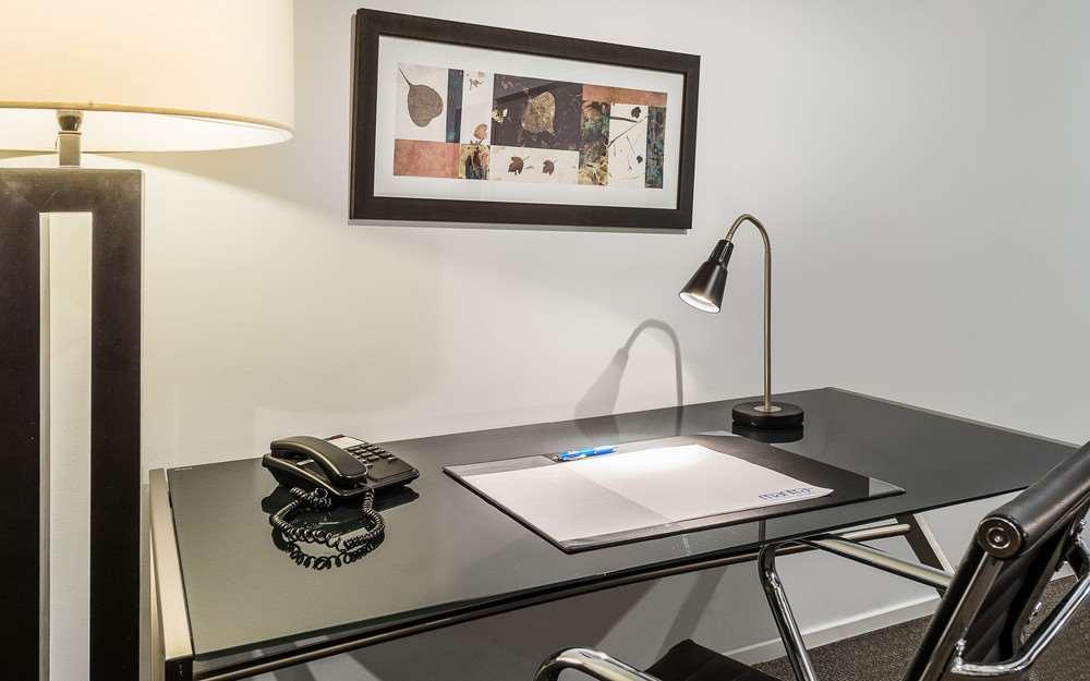 Aparthotel Mantra 100 Exhibition 4*