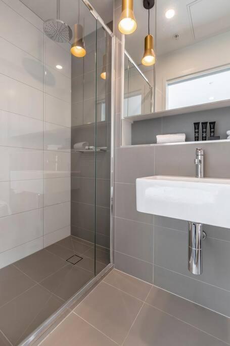 Modern 2 Beds With Amazing View * Melbourne