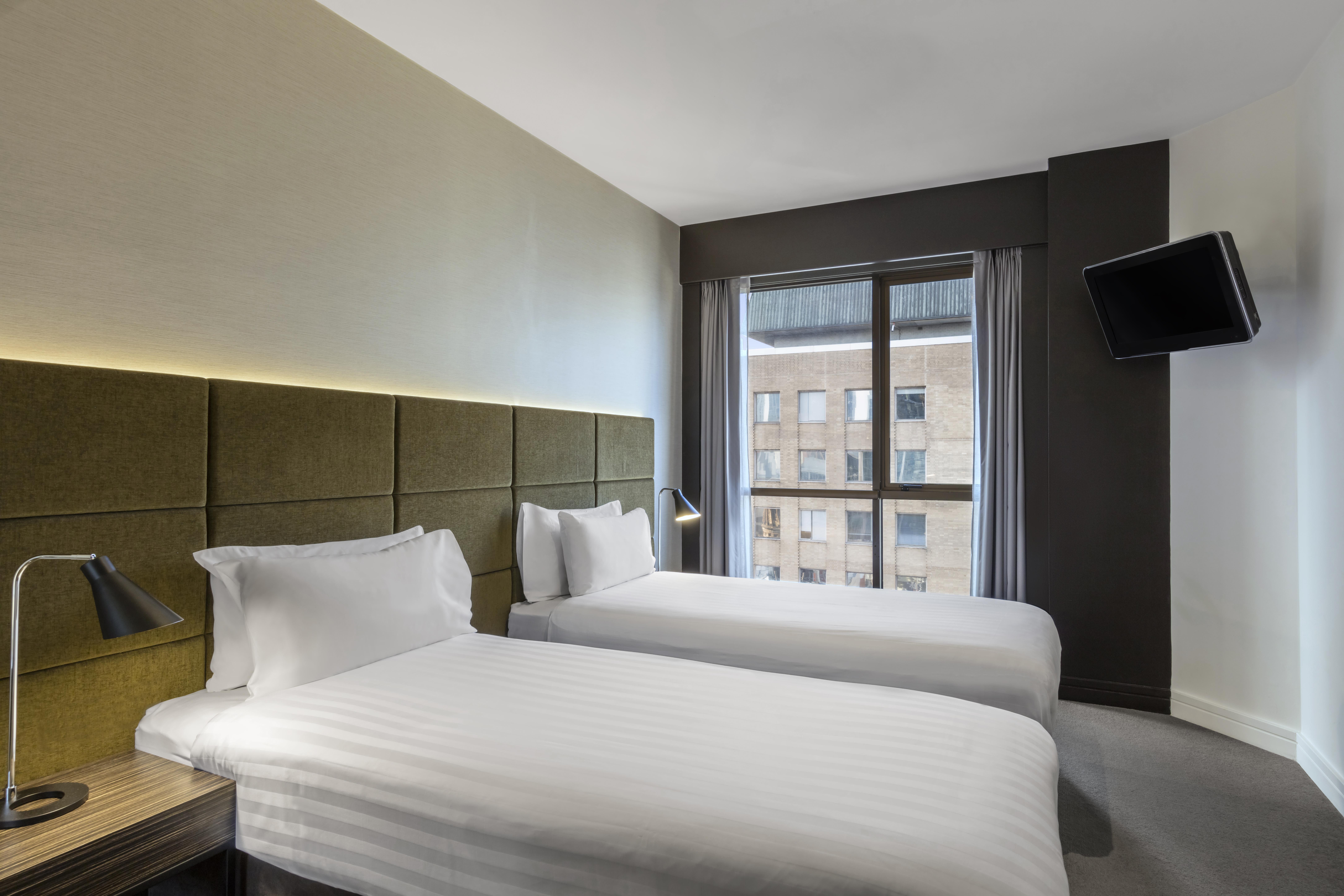 Adina Aparthotel 4*