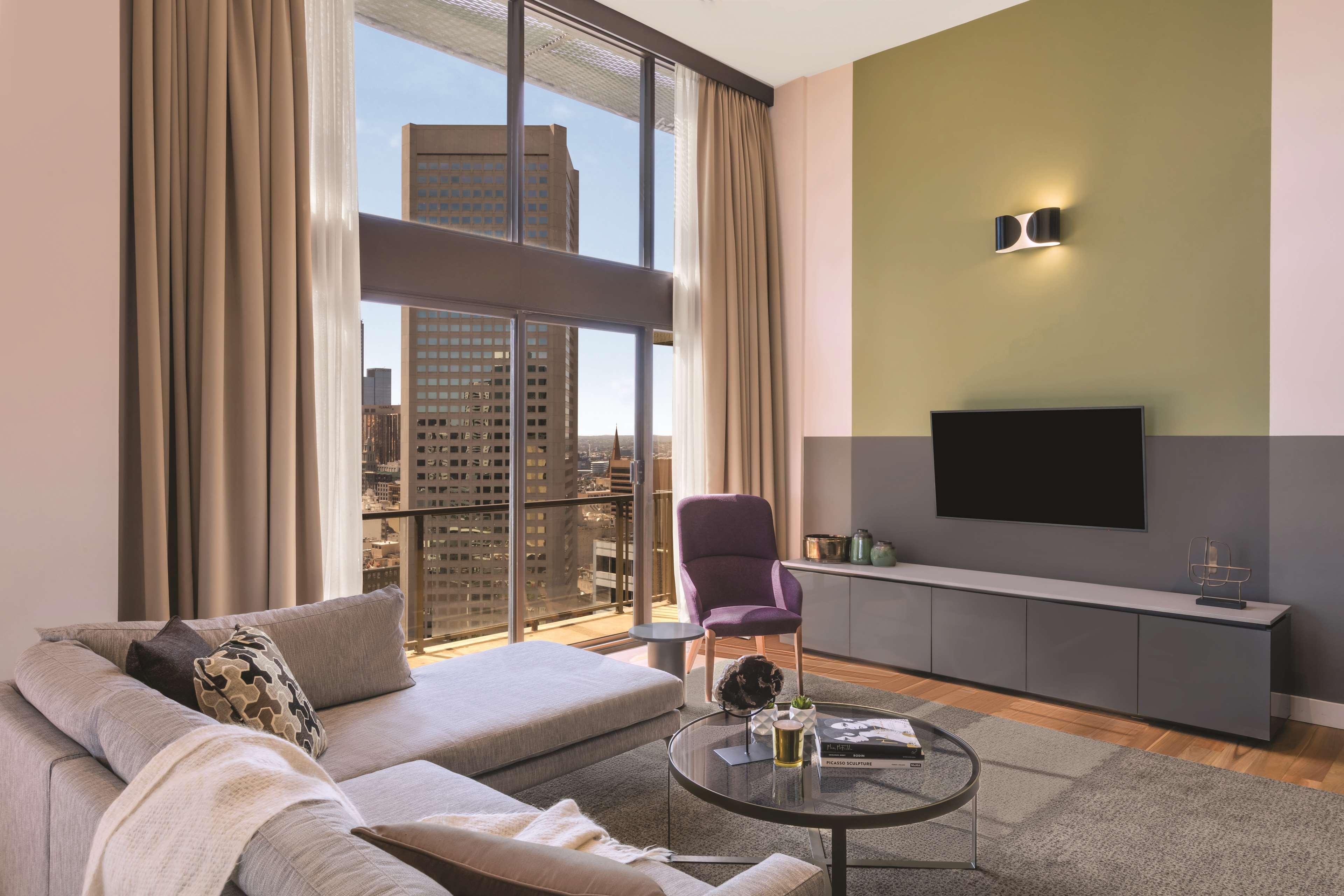 Adina Aparthotel 4*