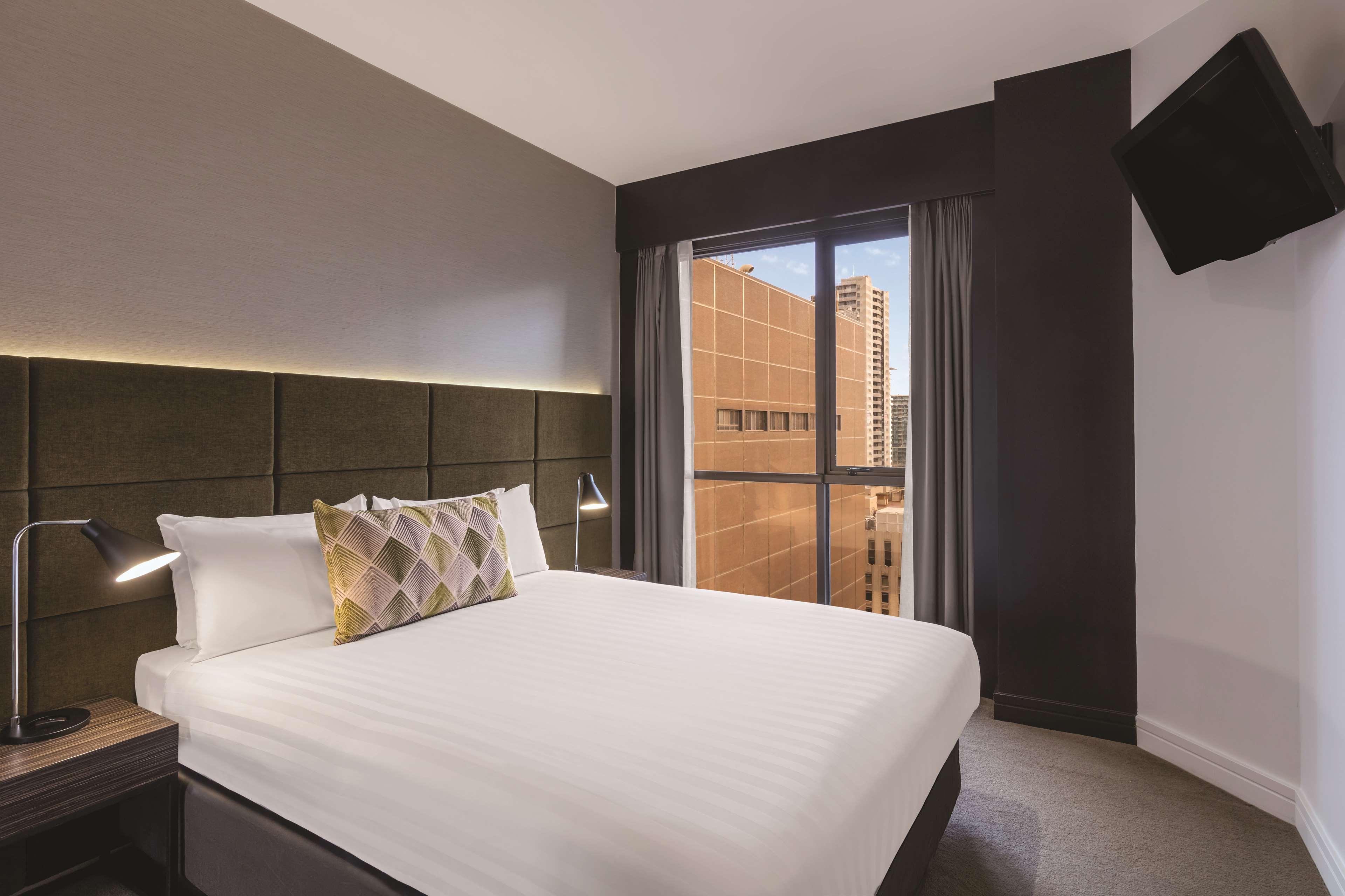 Adina Aparthotel 4*