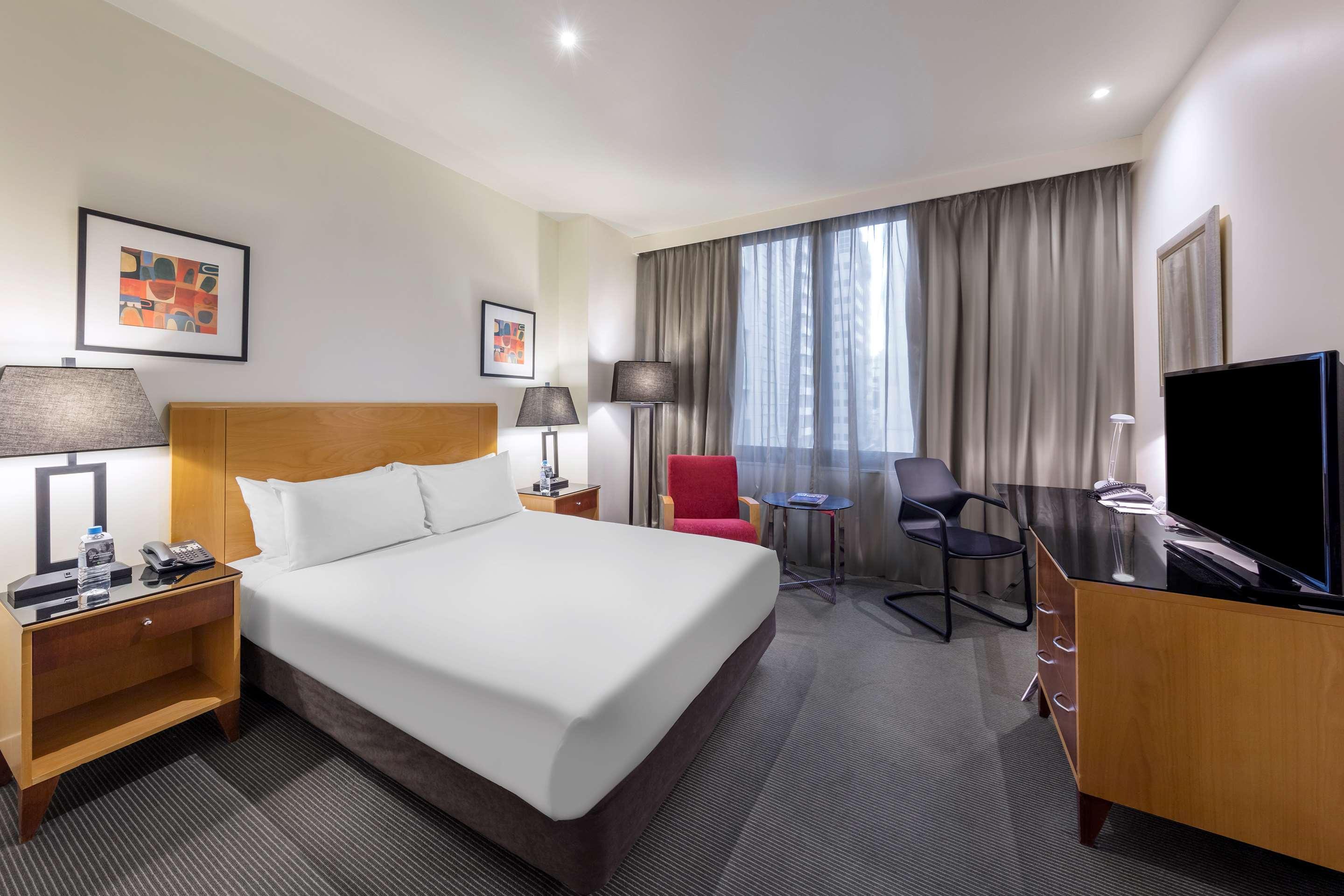 Hotel Radisson On Flagstaff Gardens 4*