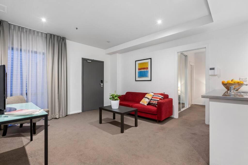 Apartamento Astral Apartments. Spacious 2 Bed, 2 Bath In A Great Location. *