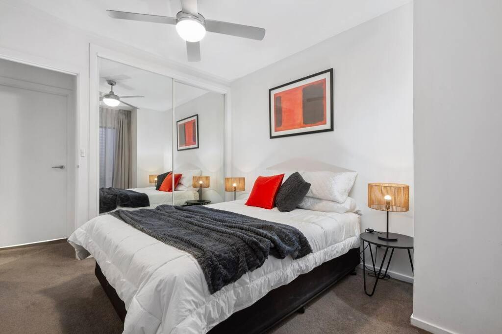 Apartamento Astral Apartments. Spacious 2 Bed, 2 Bath In A Great Location. Melbourne