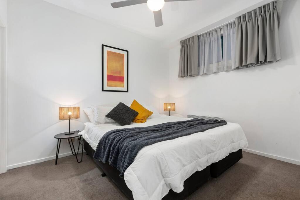 Apartamento Astral Apartments. Spacious 2 Bed, 2 Bath In A Great Location.