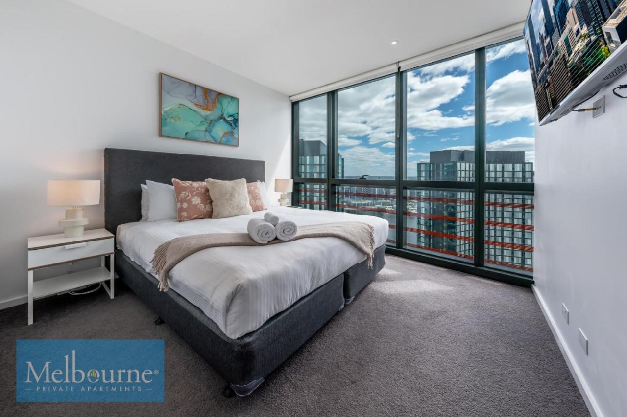 Private - Collins Street Waterfront, Docklands Apartment