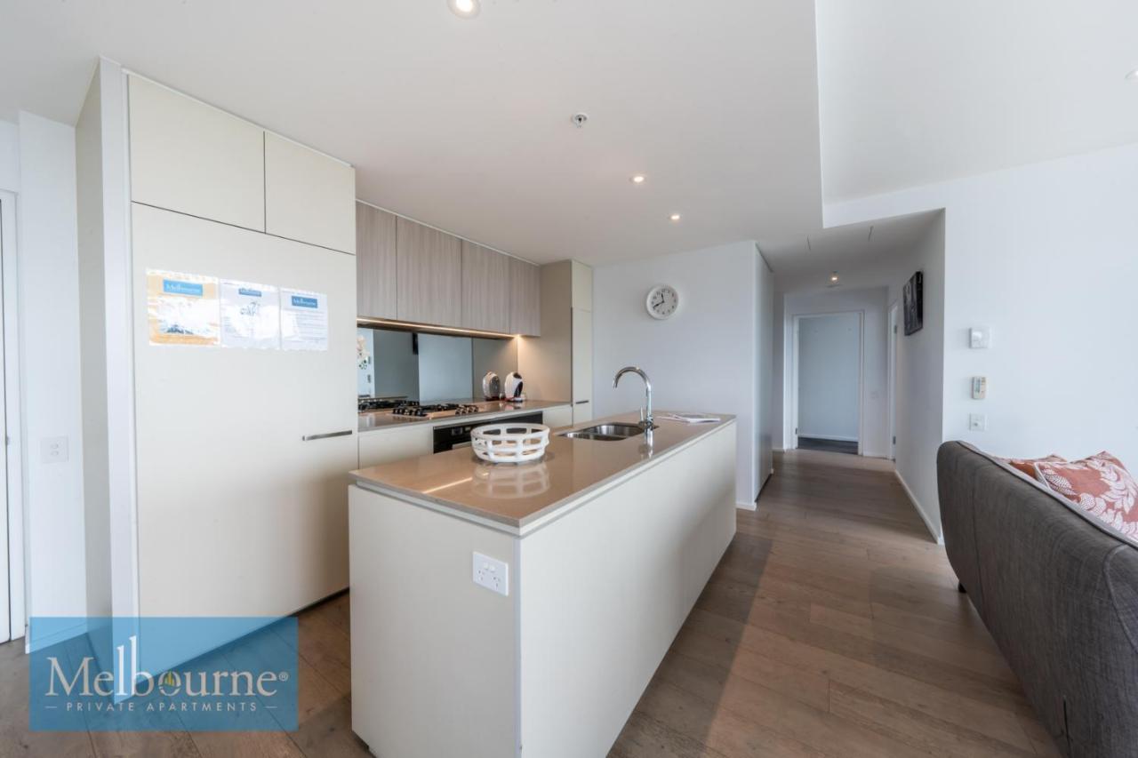 Private - Collins Street Waterfront, Docklands Apartment *