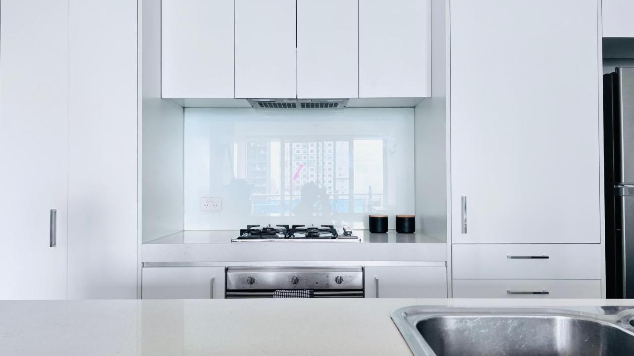 Apartment Melbcbd Large 3br2bth Gympool Heater Melbourne