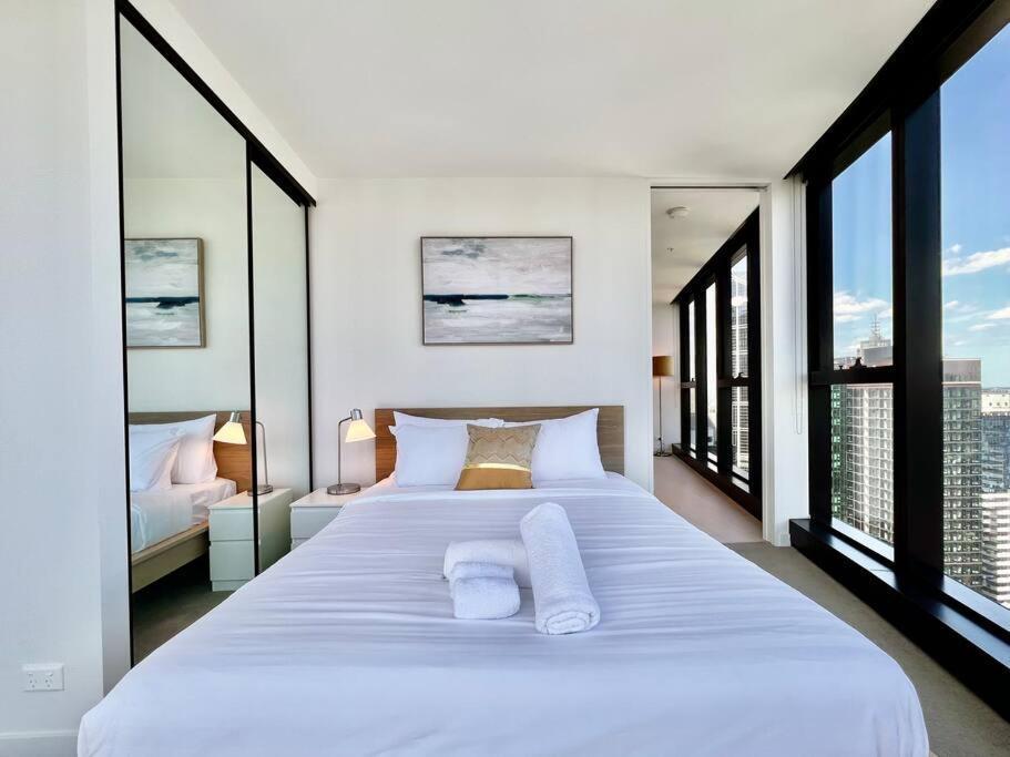 Highrise Location 2baths Apartment *