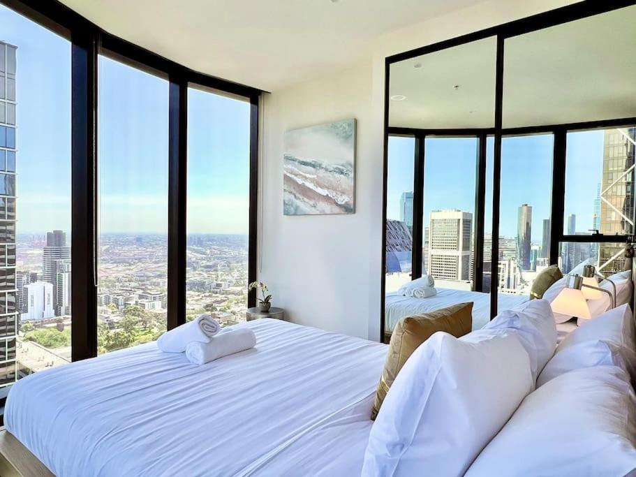 Highrise Location 2baths *