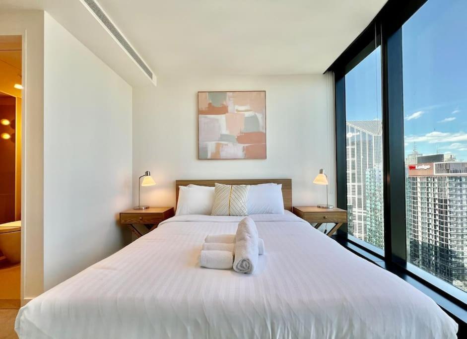 Highrise Location 2baths Apartment
