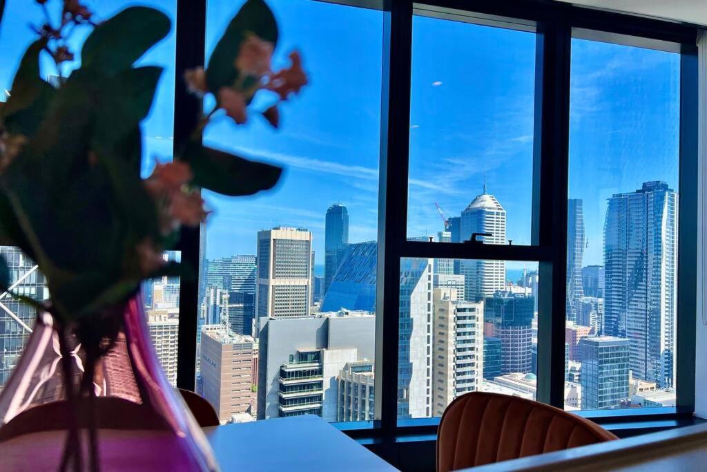 Highrise Location 2baths Melbourne