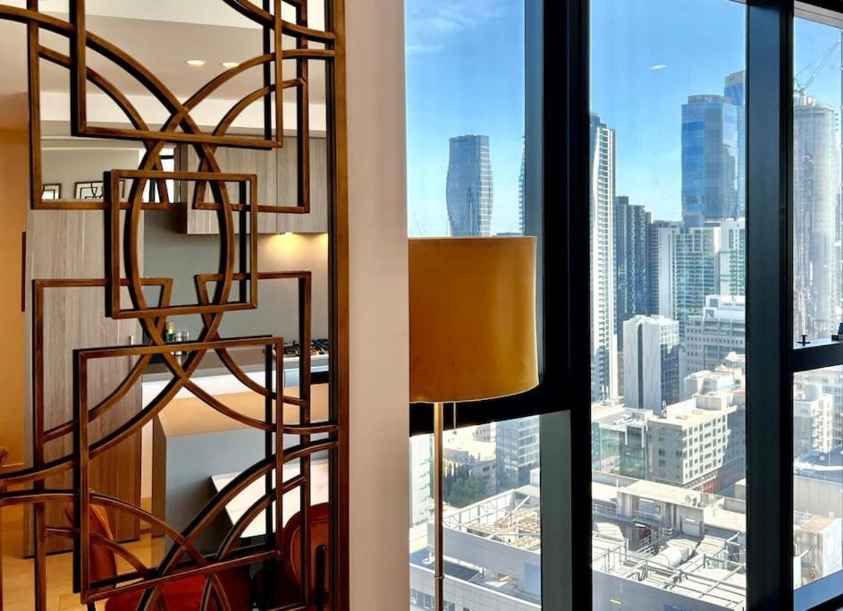 Highrise Location 2baths Apartment Melbourne