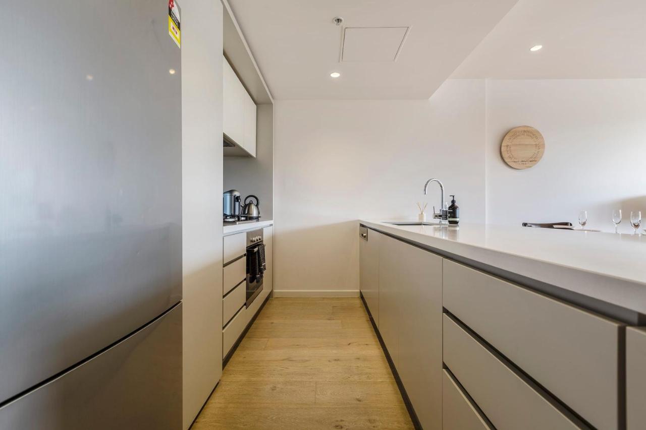 Abbotsford Short Luxury Style & Location Apartment Melbourne