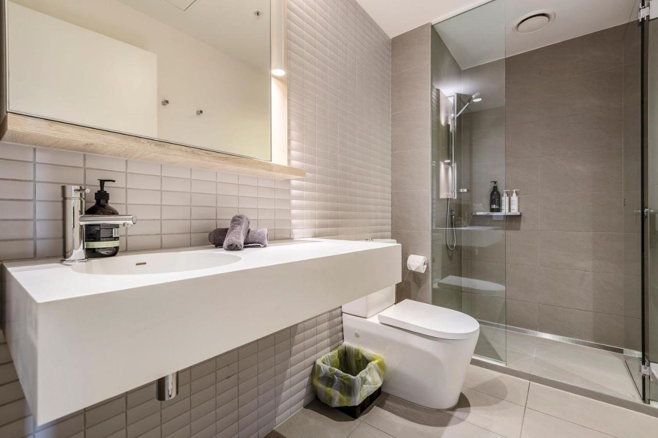 Abbotsford Short Luxury Style & Location Apartment
