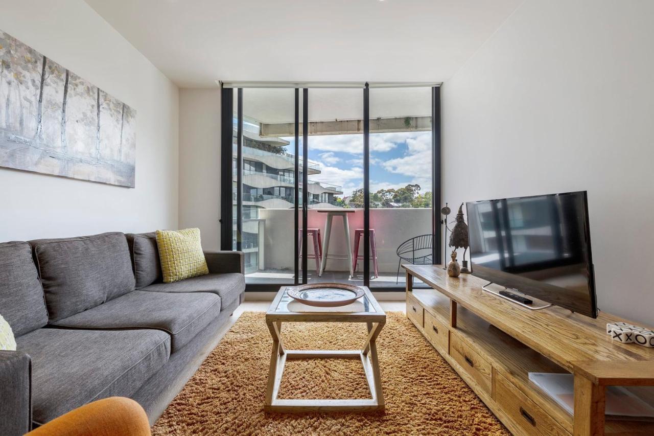 Abbotsford Short Luxury Style & Location Apartment Melbourne