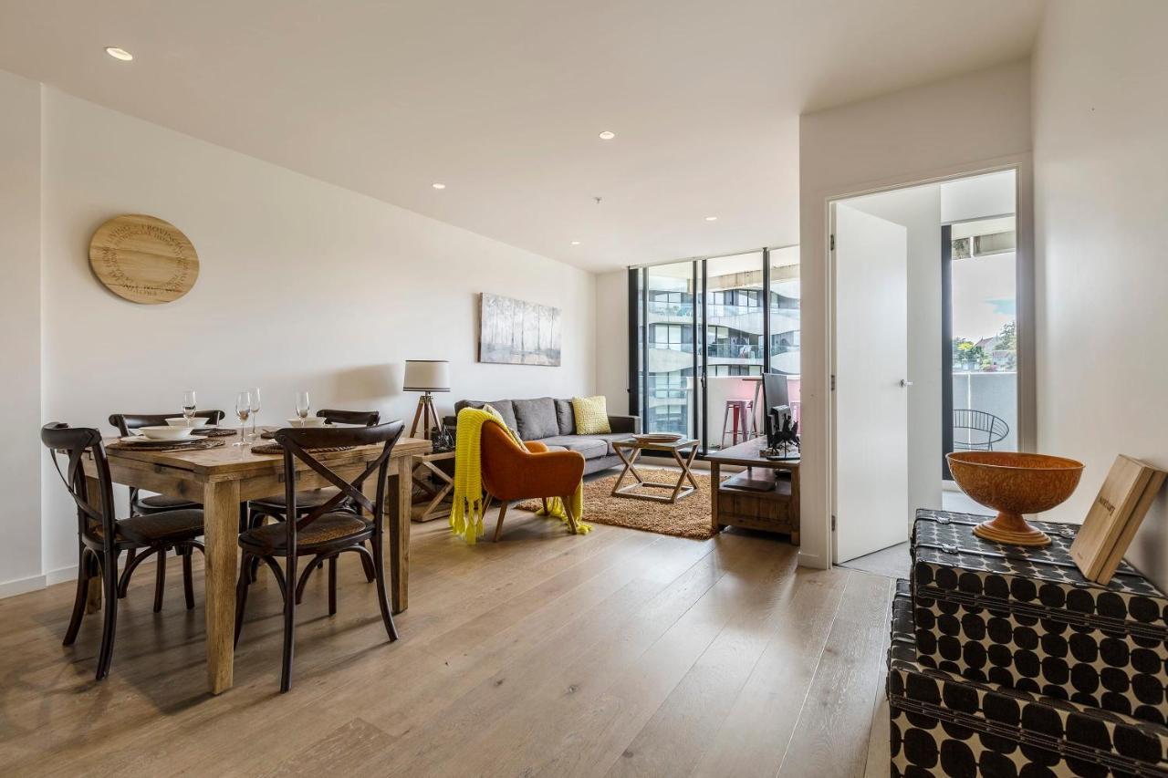 Abbotsford Short Luxury Style & Location Apartment Melbourne