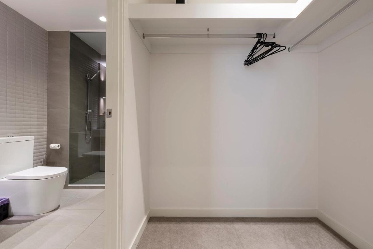 Abbotsford Short Luxury Style & Location *