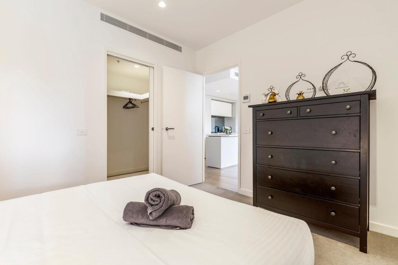 Abbotsford Short Luxury Style & Location Apartment Melbourne
