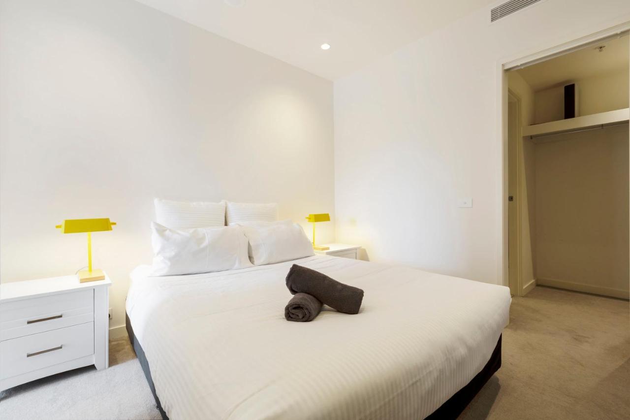 Abbotsford Short Luxury Style & Location Apartment Melbourne