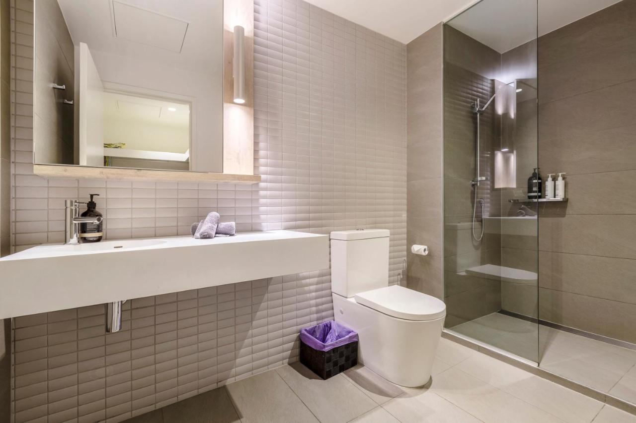 Abbotsford Short Luxury Style & Location Apartment