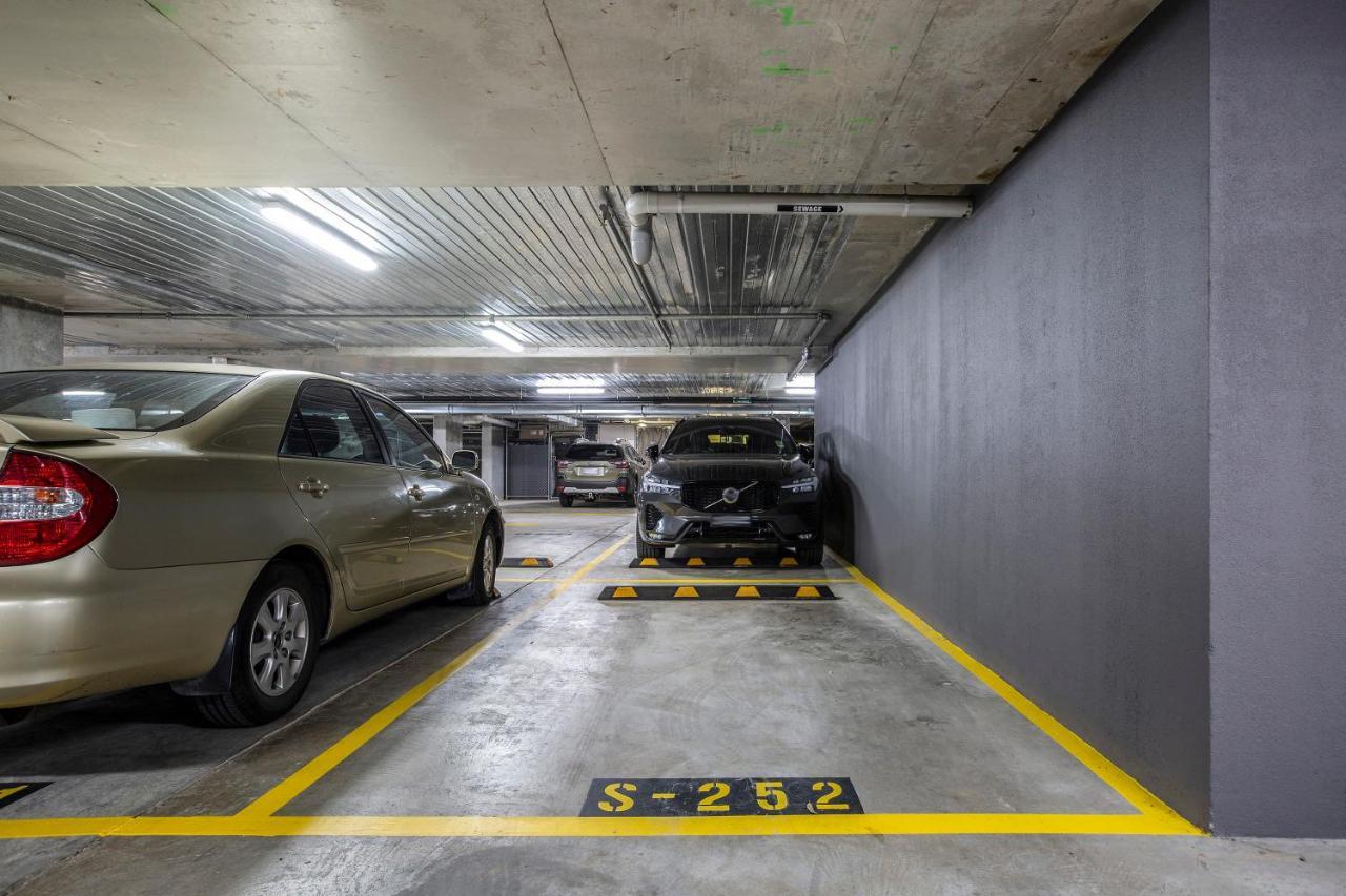 Abbotsford Short Luxury Style & Location Apartment