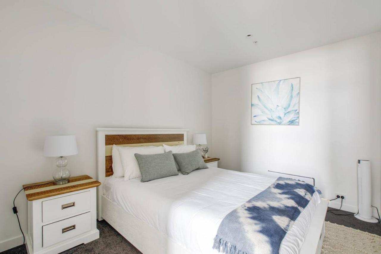 Apartment Cosy Revolve At Palladium - A Stylish Urban Oasis