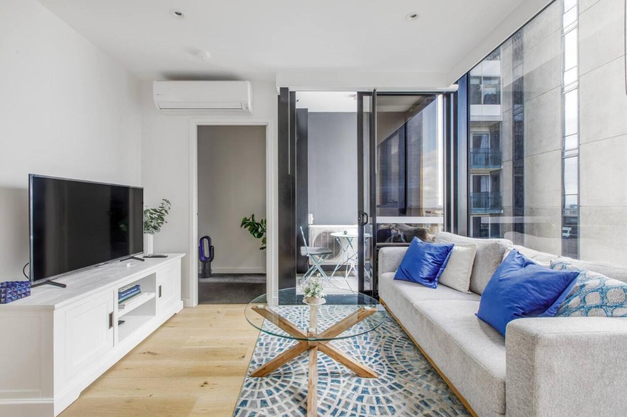 Cosy Revolve At Palladium - A Stylish Urban Oasis Apartment Melbourne