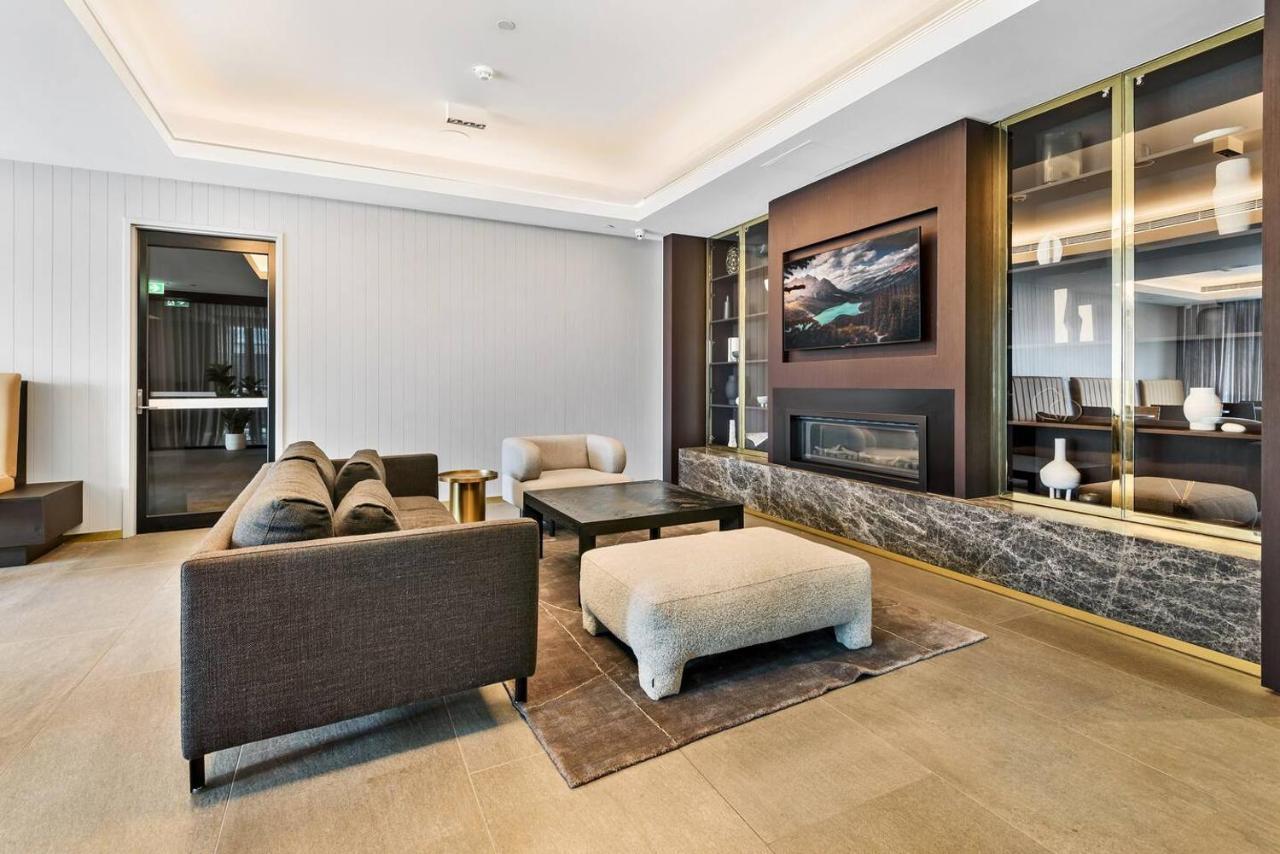 Cosy Revolve At Palladium - A Stylish Urban Oasis *