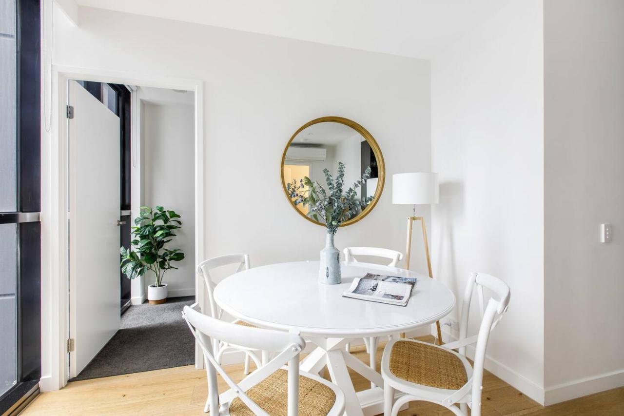 Cosy Revolve At Palladium - A Stylish Urban Oasis * Melbourne