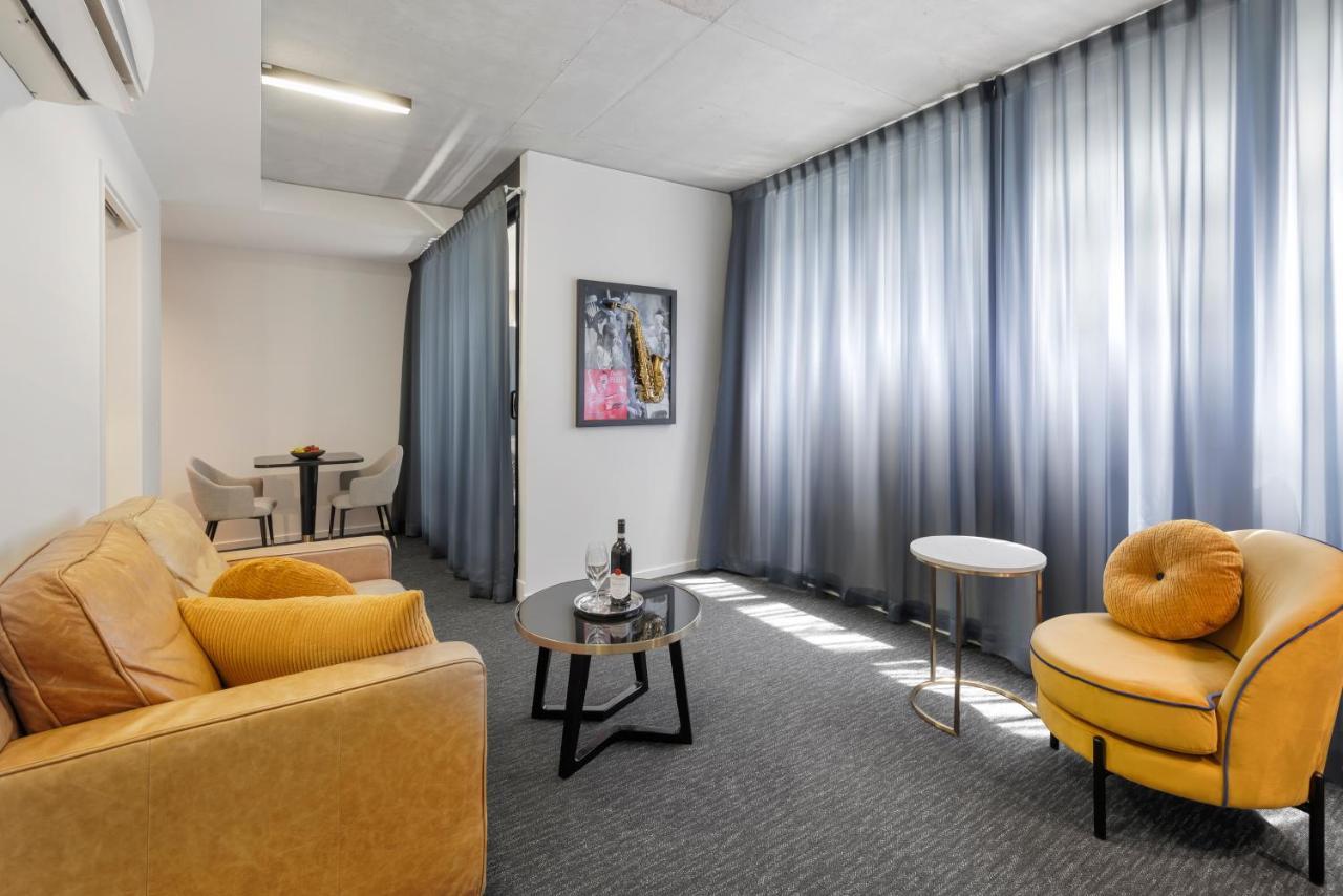 Mercure St Kilda Road 4*