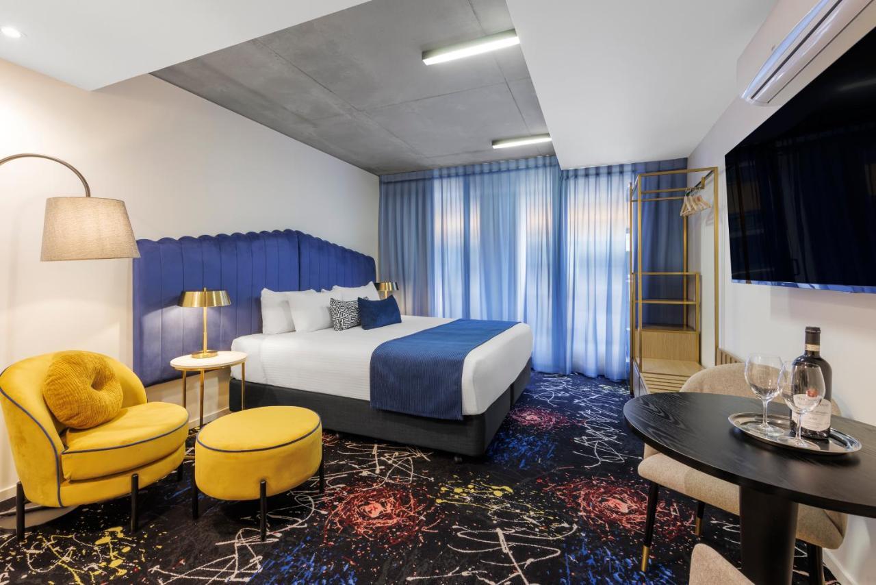 Hotel Mercure St Kilda Road 4*
