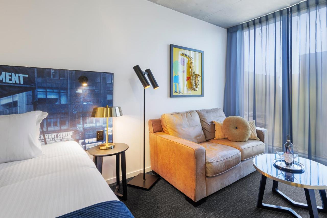 Hotel Mercure St Kilda Road 4*