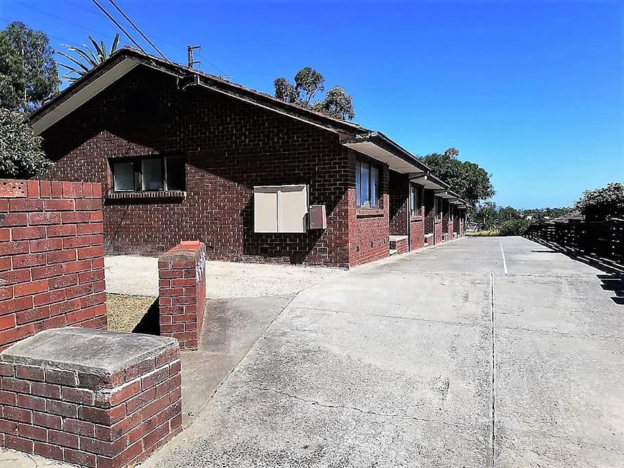 Villa Promo!!! 2-bedroom Near Airport, Train Station! Melbourne