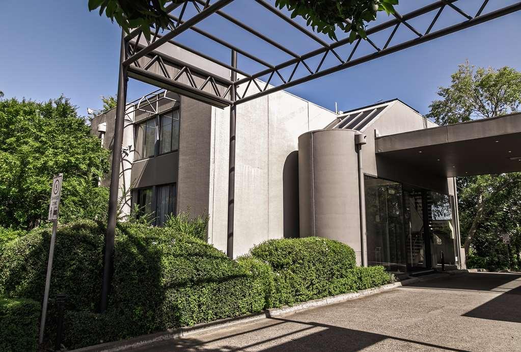 Kew Official Hotel 3*