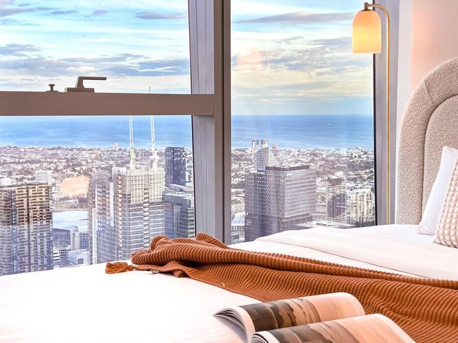 Skyline Serenity Lvl 61 Cbd Luxury Apartment Melbourne