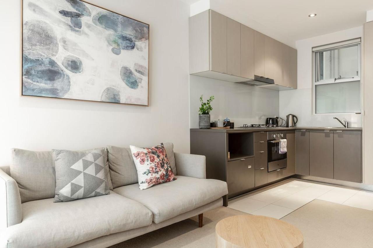 Contemporary Carlton Comfort Near Queen Vic Market Melbourne