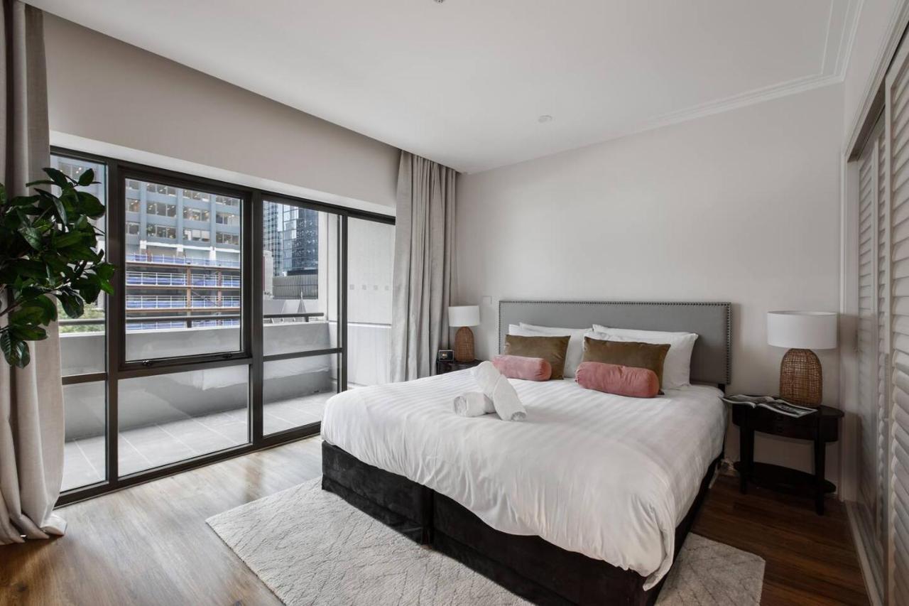 Spacious Inner-city With King Bed And Balcony *