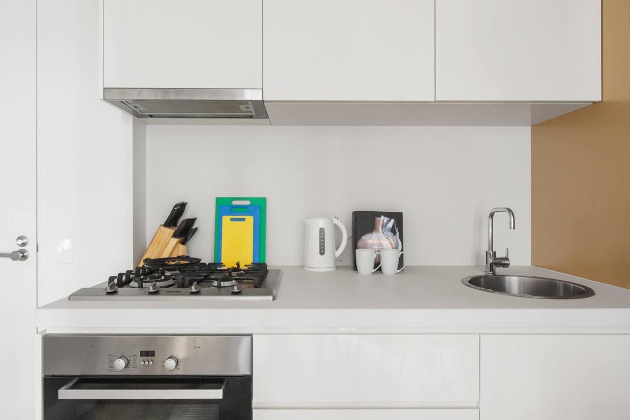 Apartment Sleek Living Close To Everything